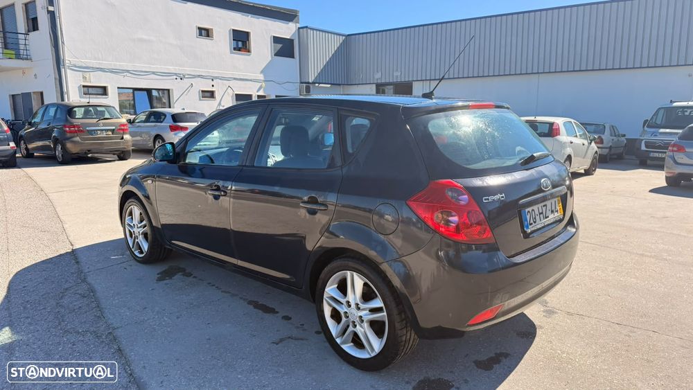 Kia Ceed 1.6 CRDi LX - 4