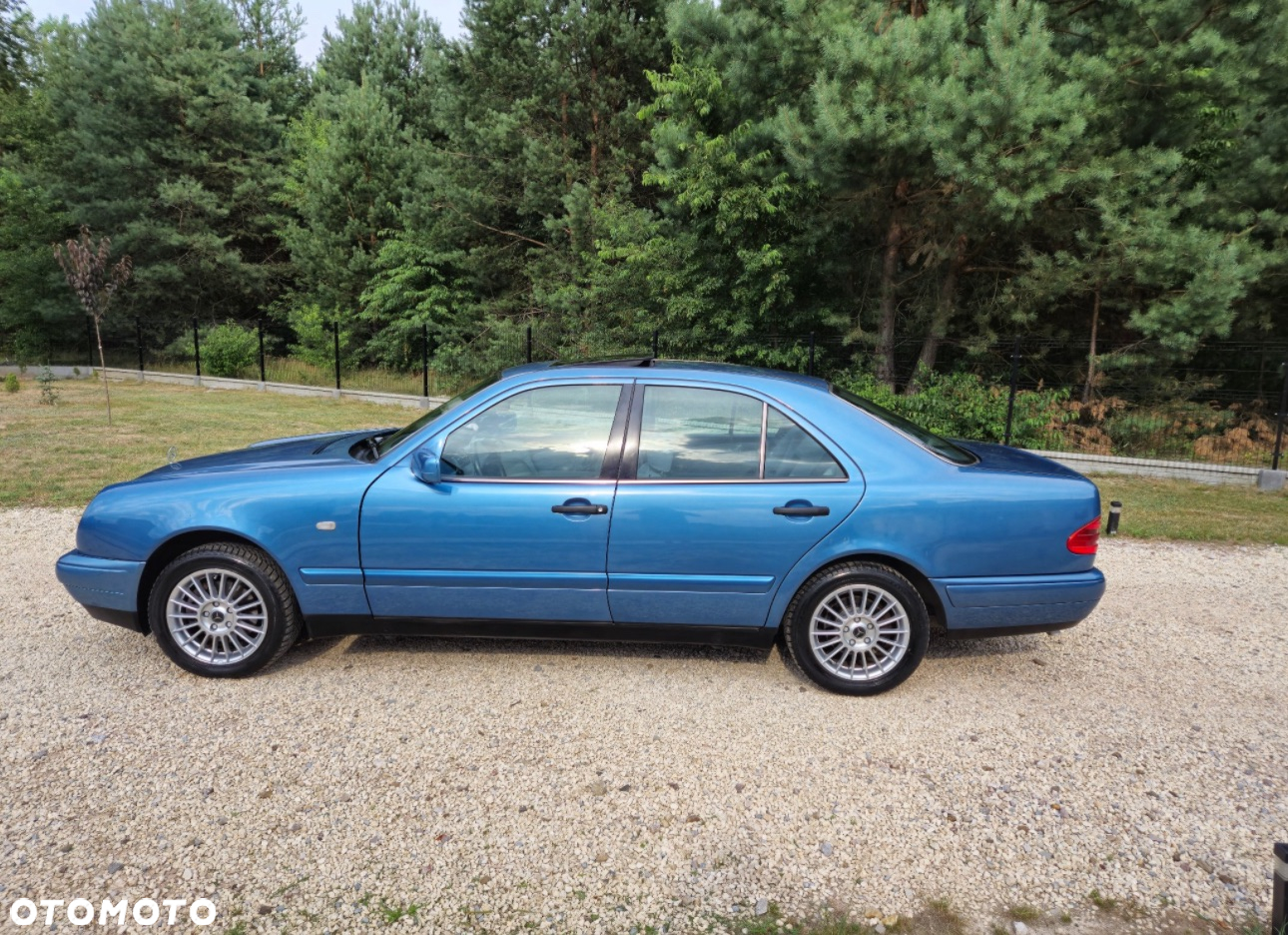 Mercedes-Benz Klasa E - 8