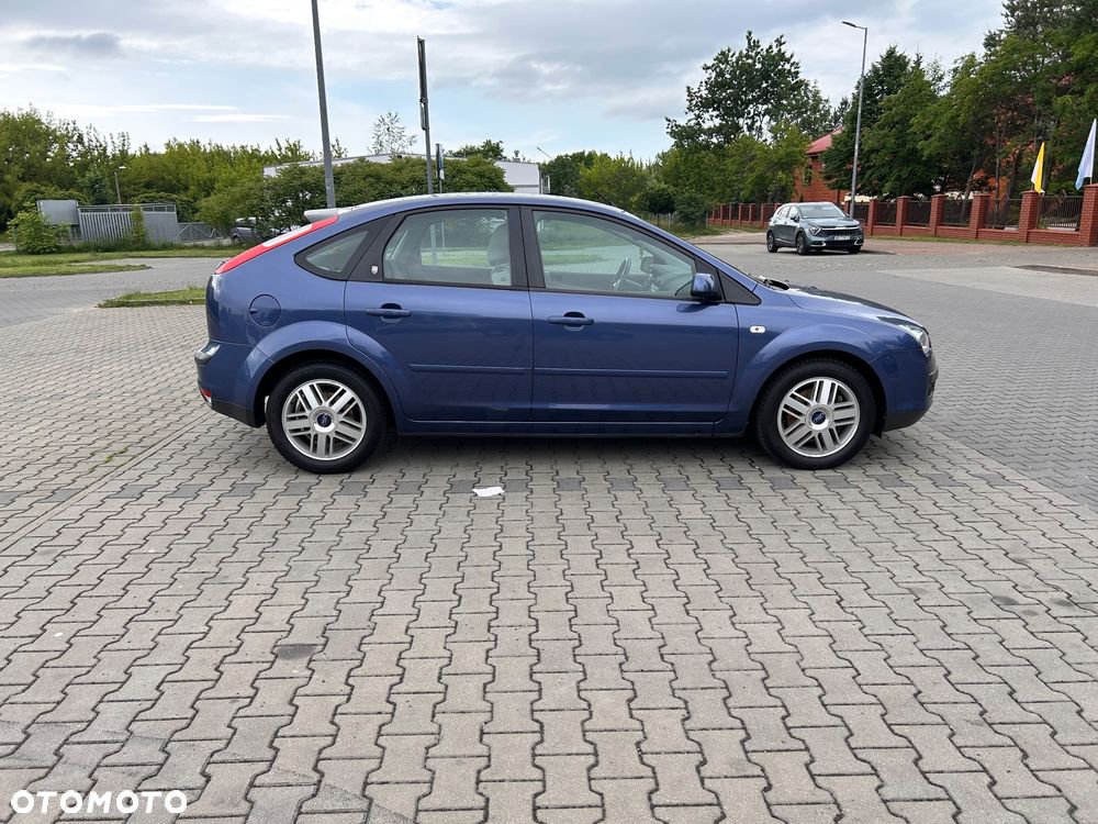 Ford Focus 2.0 Ghia - 6