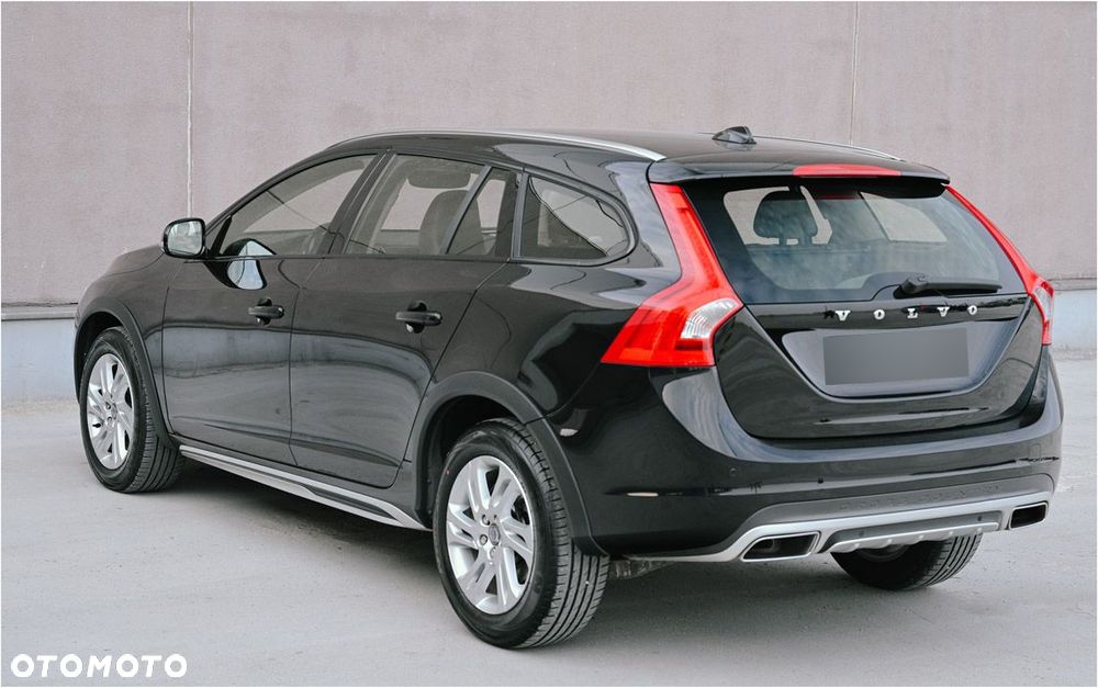 Volvo V60 Cross Country D4 Geartronic Summum - 4