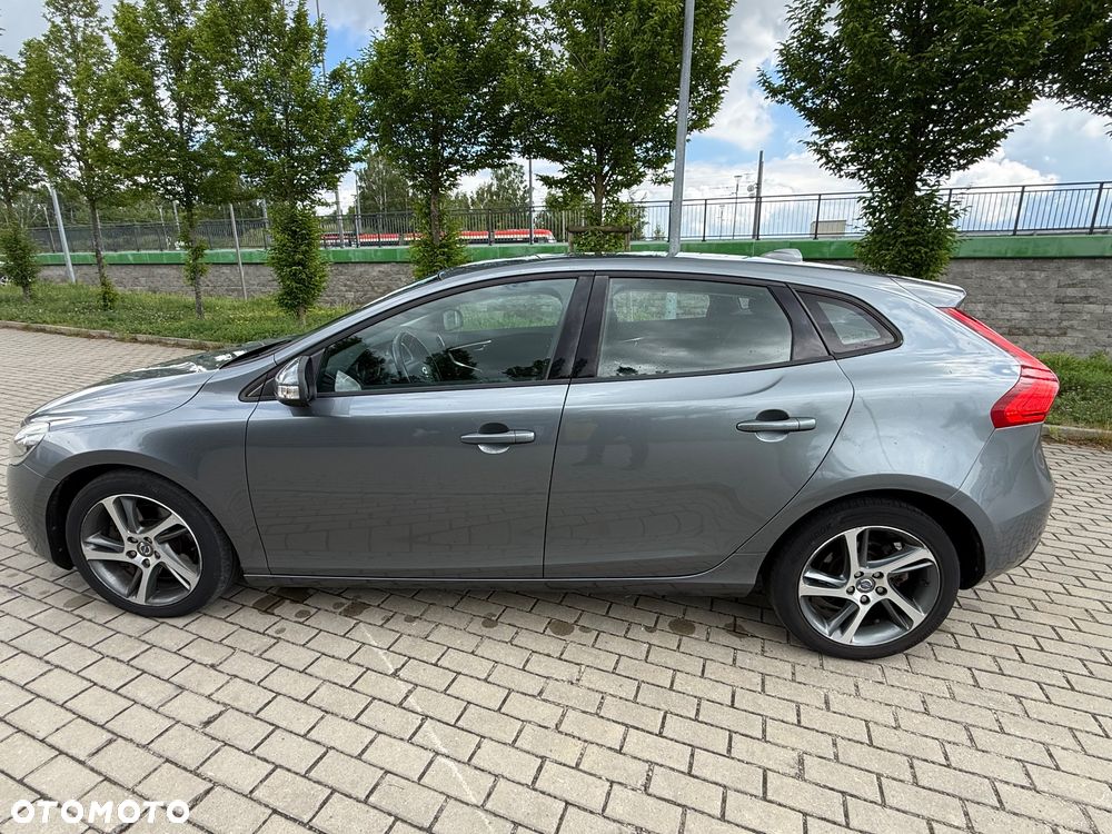 Volvo V40 D4 Momentum - 10