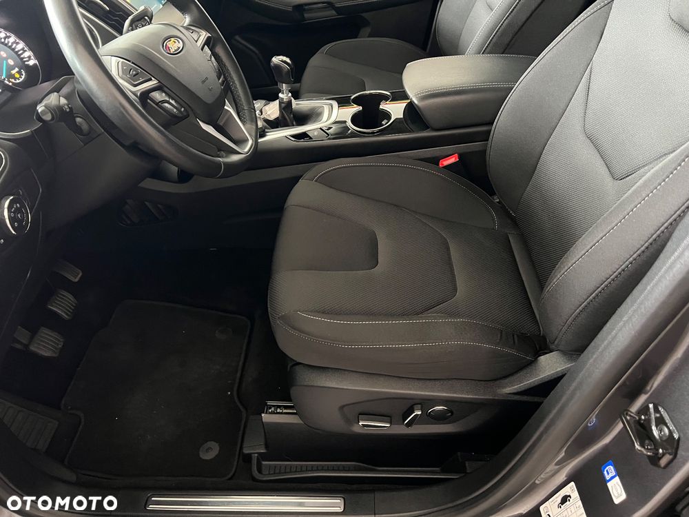 Ford S-Max - 14