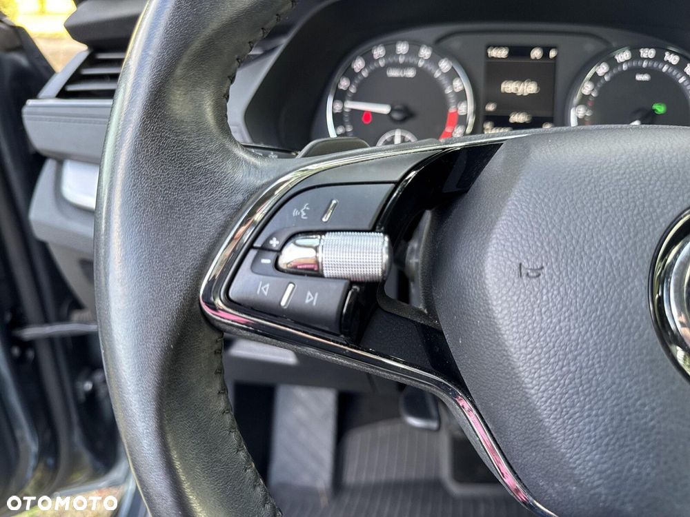 Skoda Octavia 2.0 TDI Ambition DSG - 20