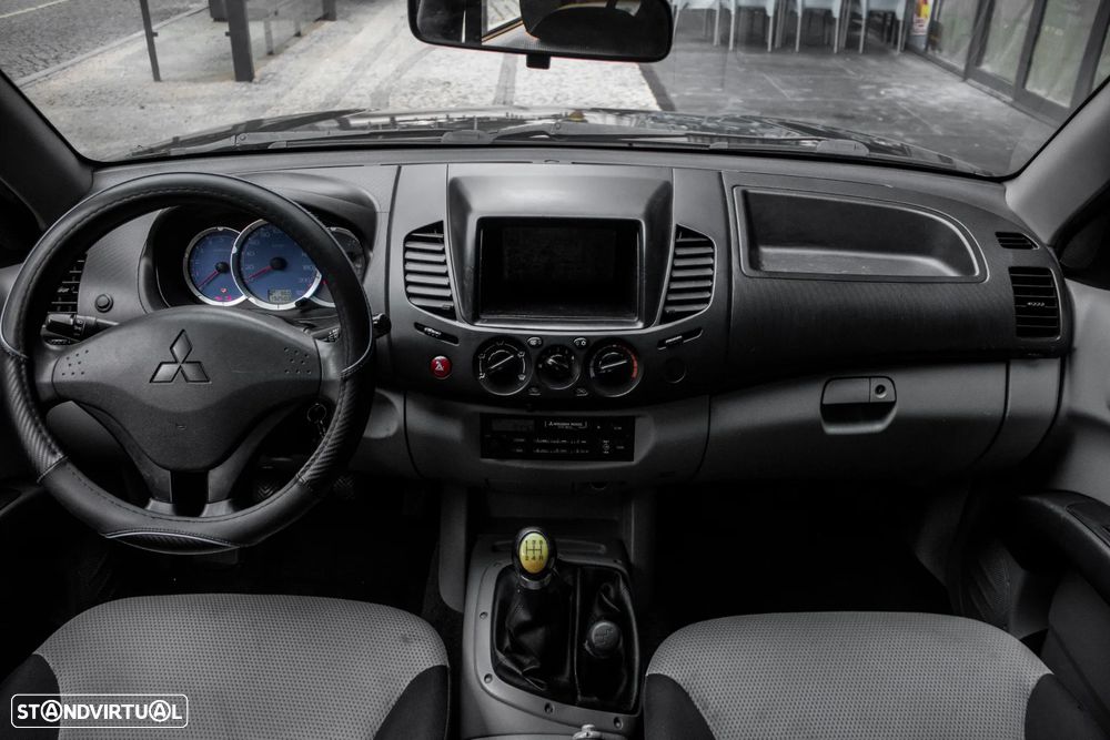 Mitsubishi L200 2.5 DI-D CD Intense 4WD - 33