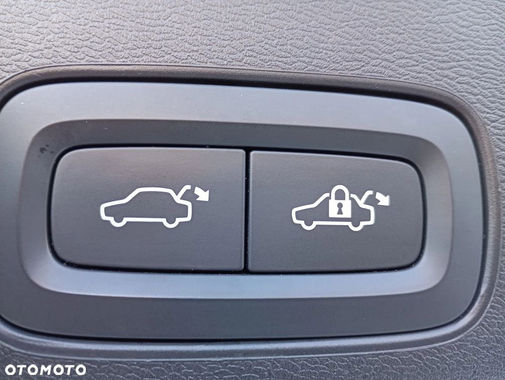 Volvo XC 60 B4 D AWD Ultimate Dark - 35