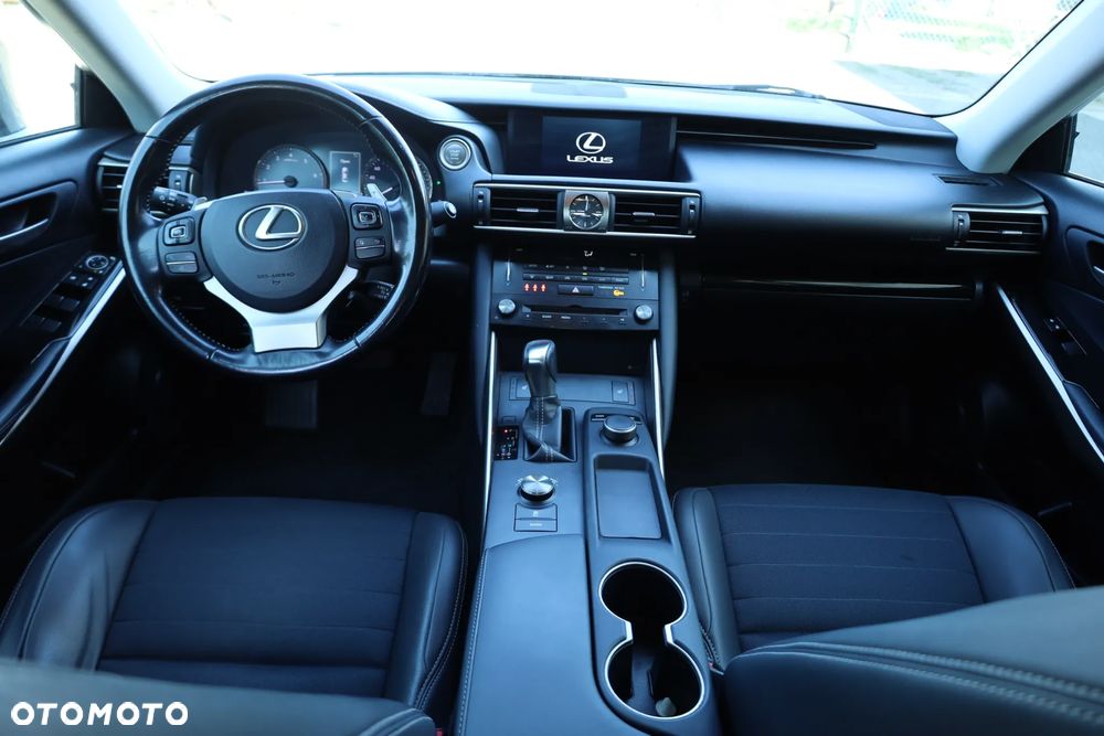 Lexus IS 200t Elegance - 13