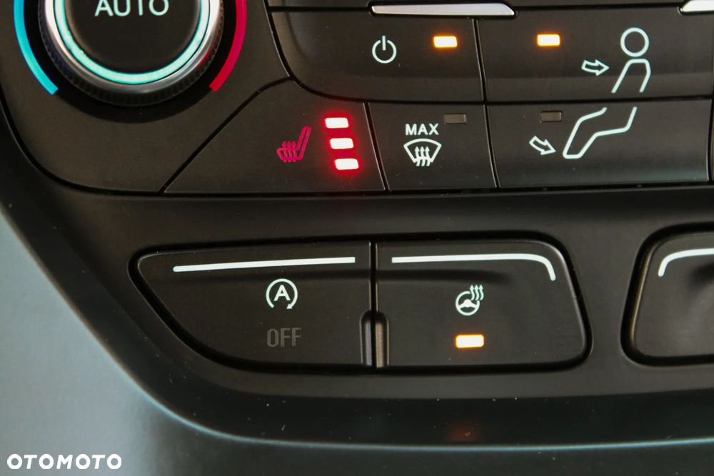 Ford Kuga 1.5 EcoBoost 2x4 Titanium - 36