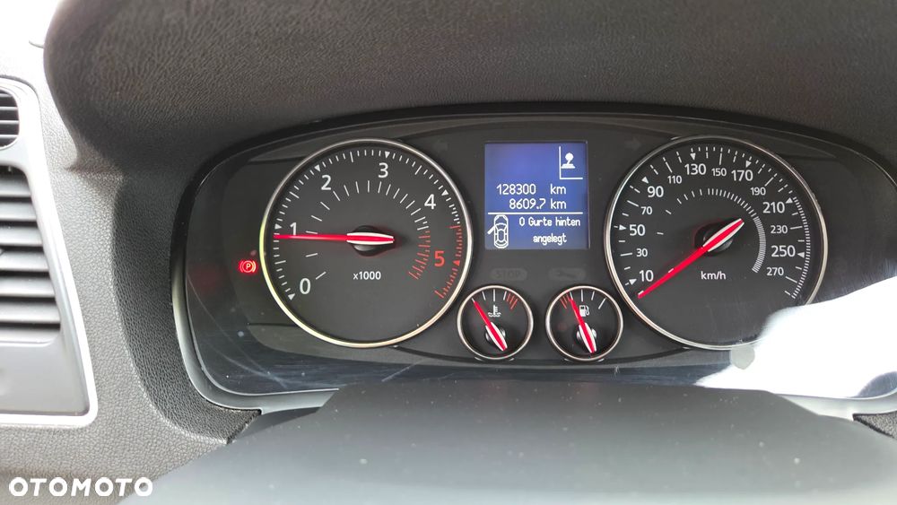 Renault Laguna dCi 150 FAP Start-Stop Paris - 27