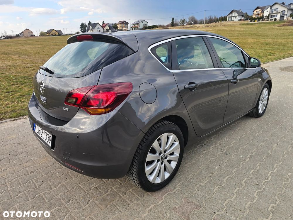 Opel Astra 1.7 CDTI Cosmo - 9
