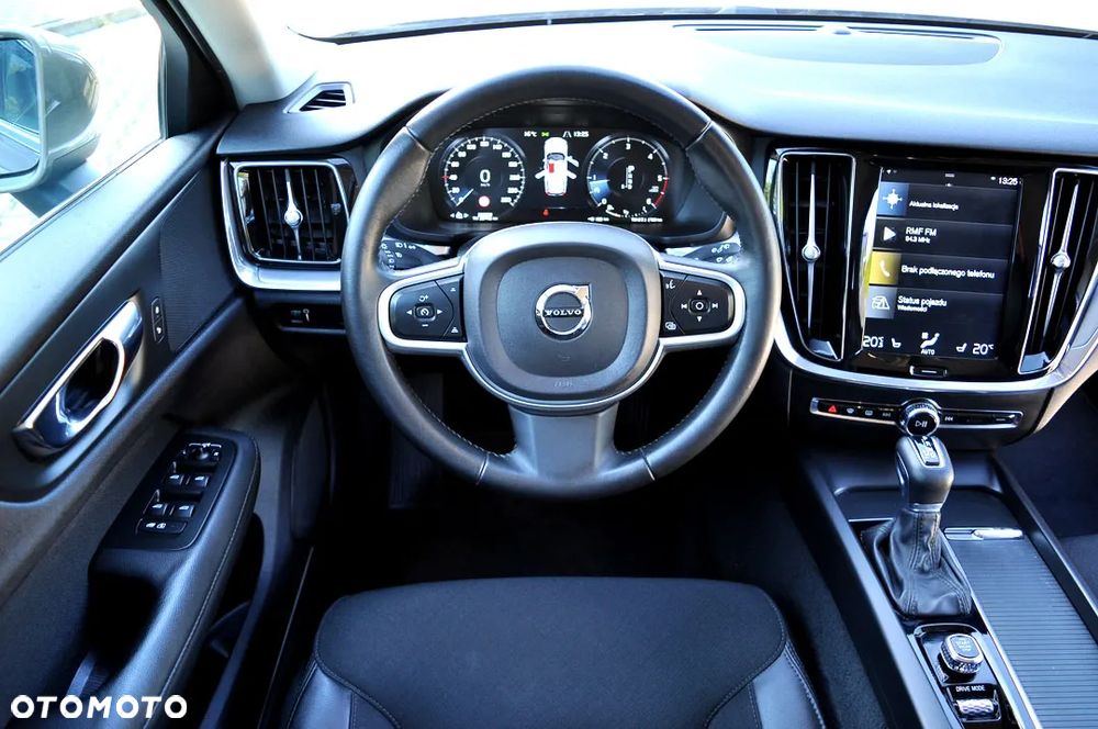 Volvo V60 D4 Momentum Pro - 22