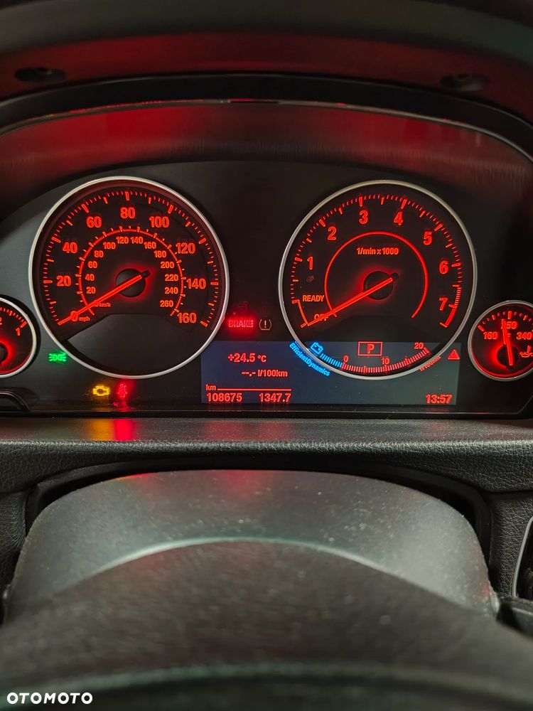 BMW Seria 3 330i Sport Line Sport - 23