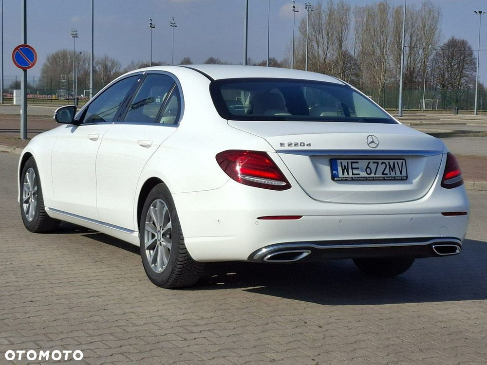 Mercedes-Benz Klasa E 220 d Business Edition 9G-TRONIC - 16