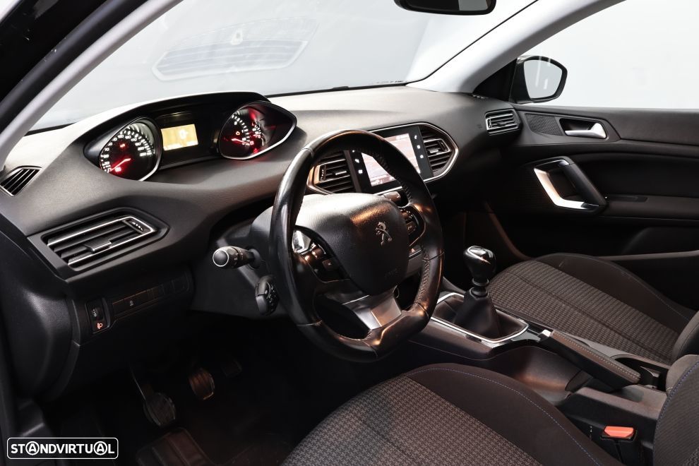 Peugeot 308 SW 1.5 BlueHDi Style - 22