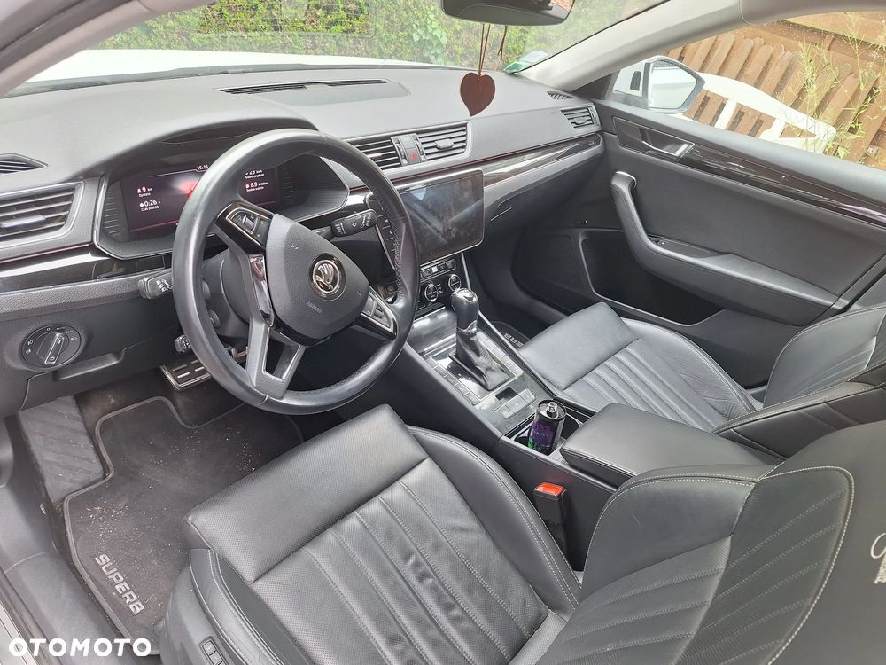 Skoda Superb 2.0 TDI L&K DSG - 11