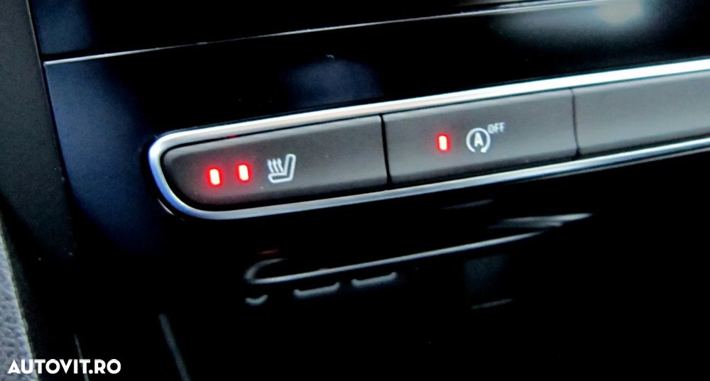 Renault Megane TCe 140 EDC GPF Techno - 9
