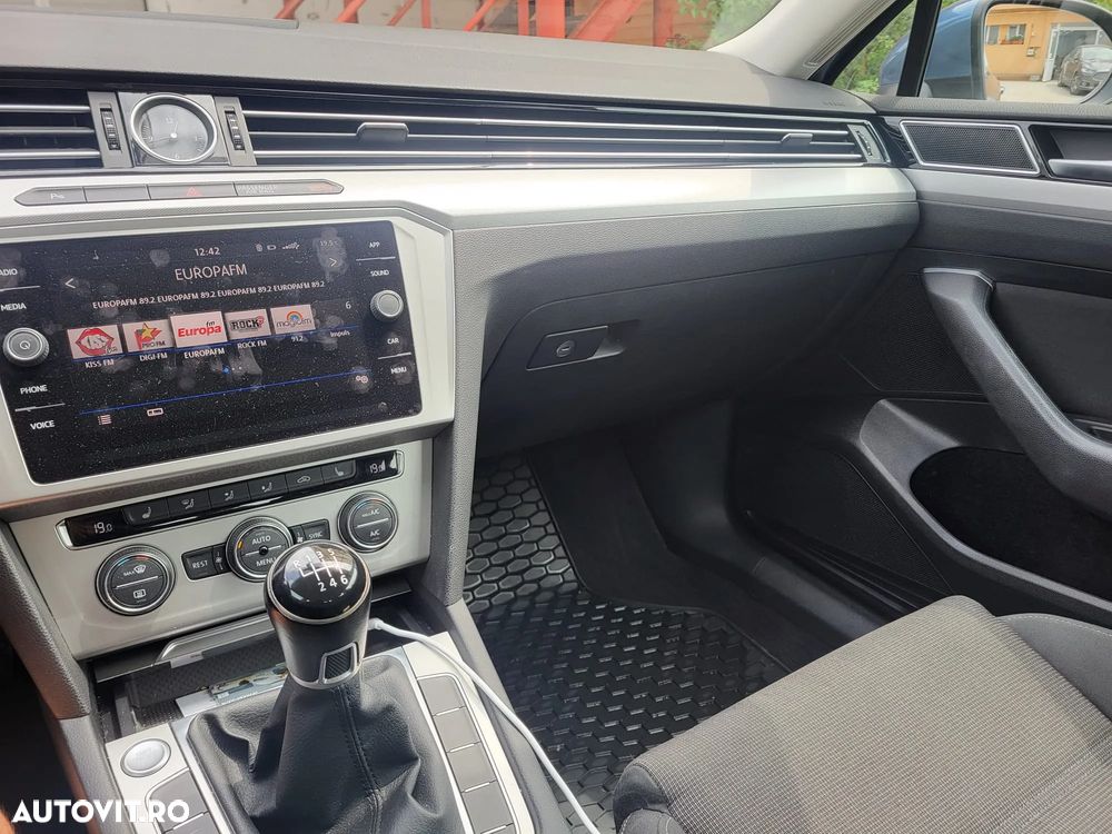 Volkswagen Passat 2.0 TDI Comfortline - 6