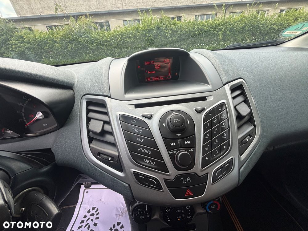 Ford Fiesta 1.25 Champions Edition - 16