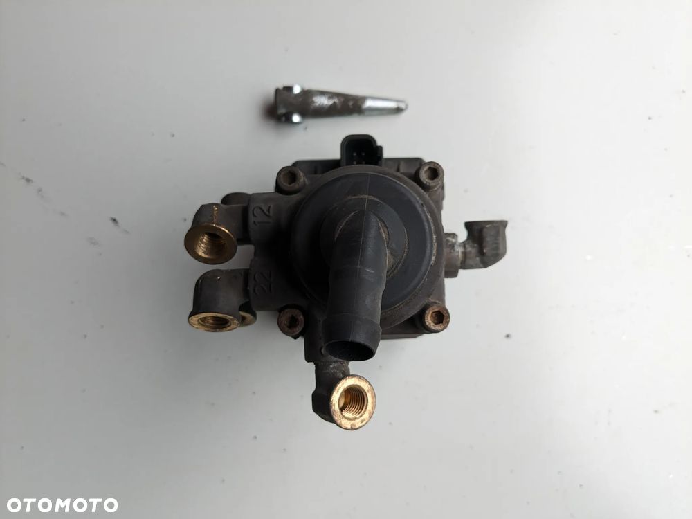 ZAWÓR GŁÓWNY HAMULCOWY VOLVO FH FM 20456400 - 4