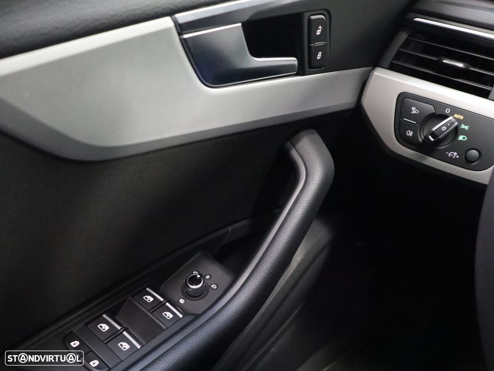 Audi A4 Avant 30 TDI S tronic - 17