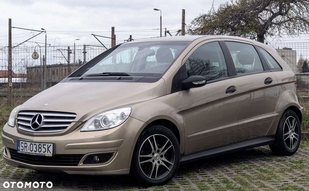 Mercedes-Benz Klasa B 180 CDI - 22