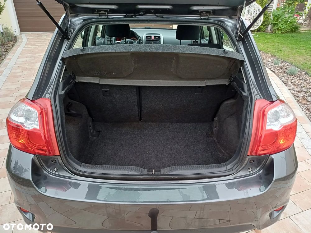 Toyota Auris 1.6 Valvematic Life - 11