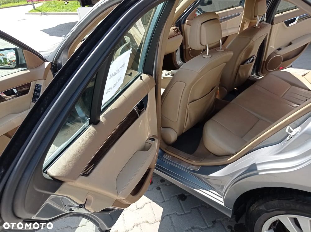 Mercedes-Benz Klasa C 220 CDI DPF Automatik Elegance - 11