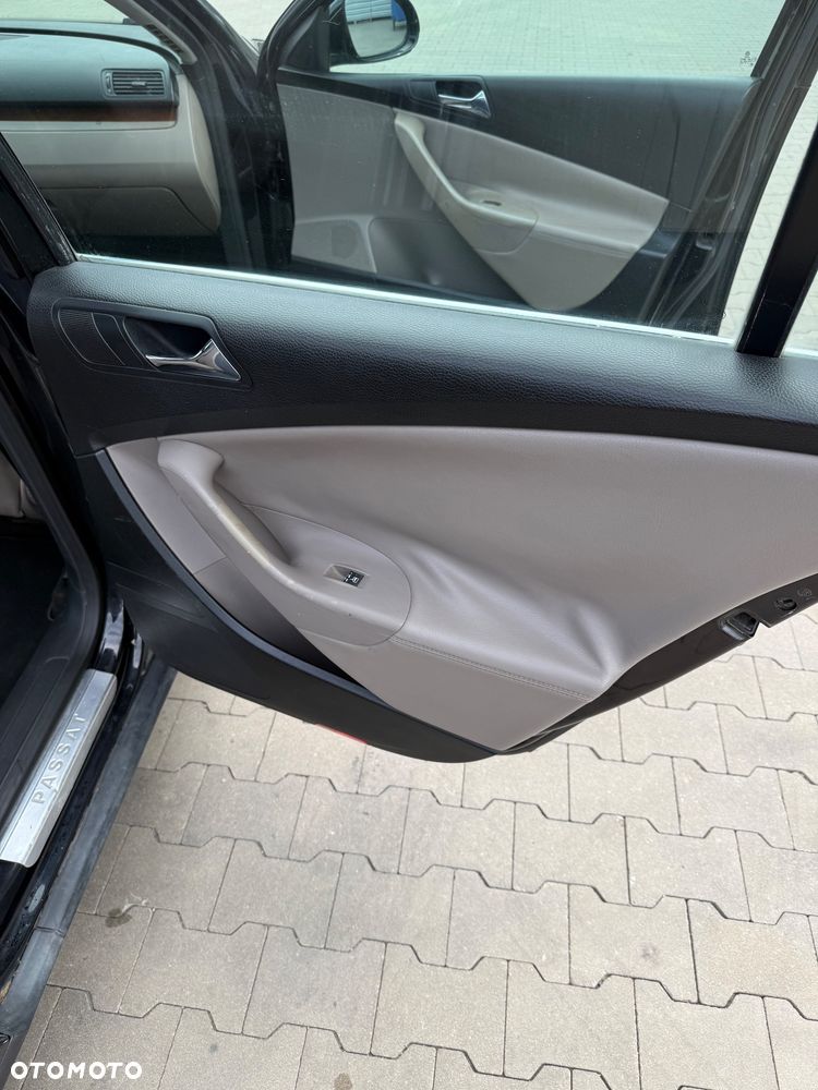 Volkswagen Passat 2.0 TDI Highline - 18