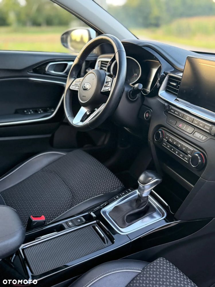 Kia Ceed 1.4 T-GDI DCT OPF Platinum Edition - 15