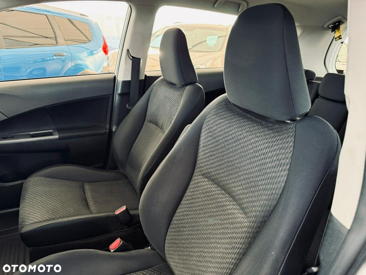 Toyota Verso S - 32