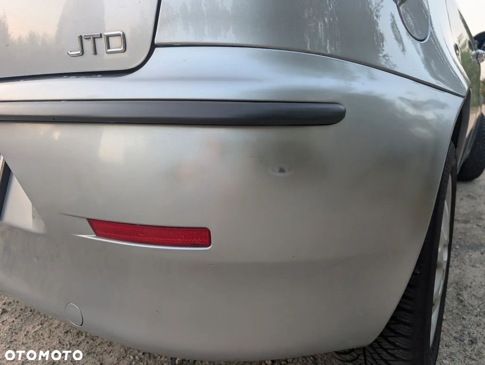 Alfa Romeo 147 1.9 JTD Distinctive - 16