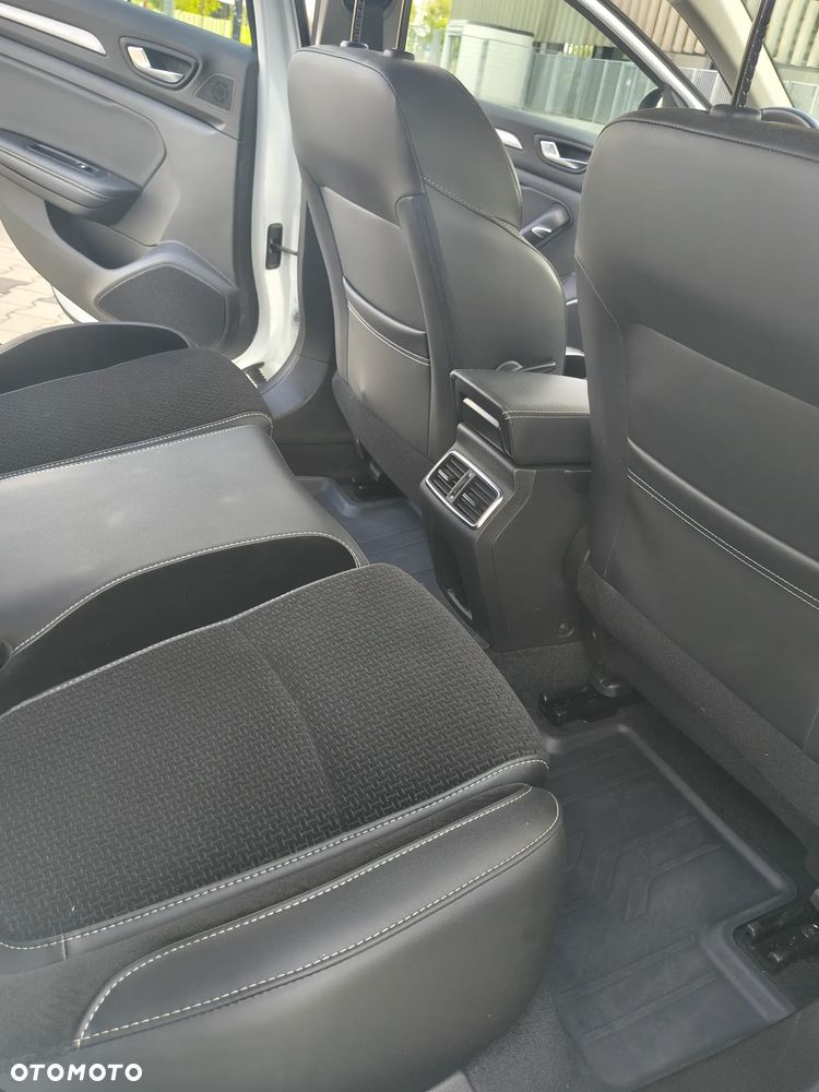 Renault Megane 1.5 Blue dCi Intens - 17