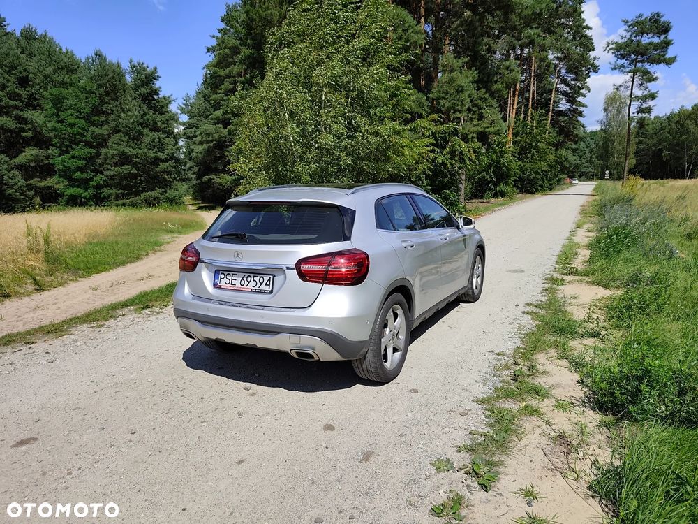 Mercedes-Benz GLA 200 7G-DCT UrbanStyle Edition - 7
