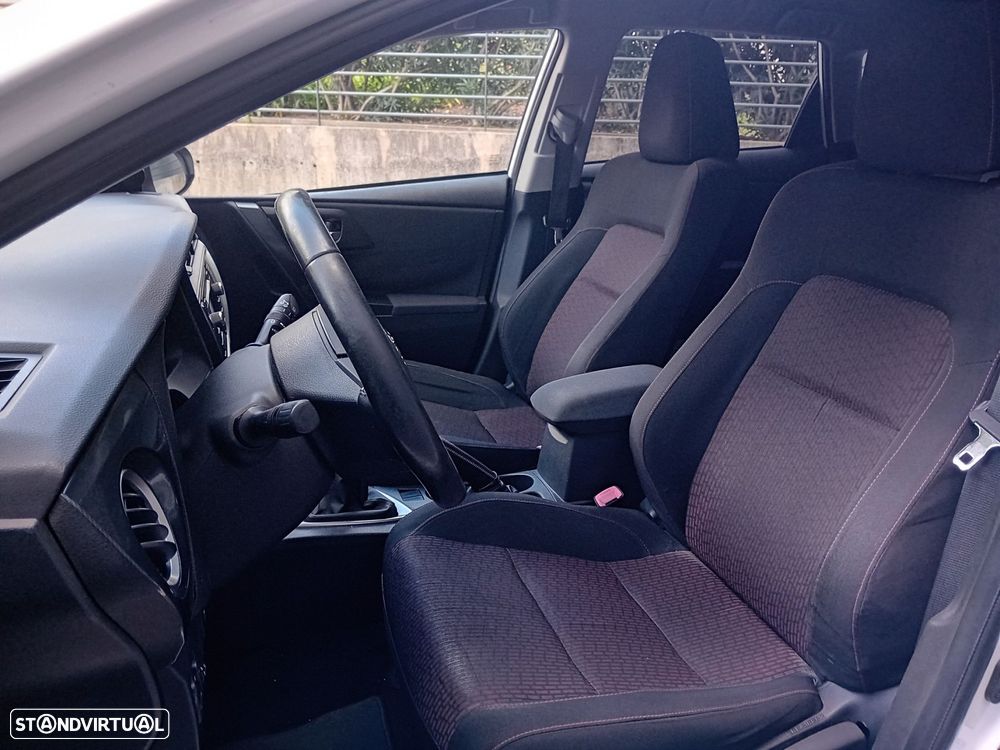 Toyota Auris Touring Sports 1.4 D-4D Com+P.Sport +Navi - 17