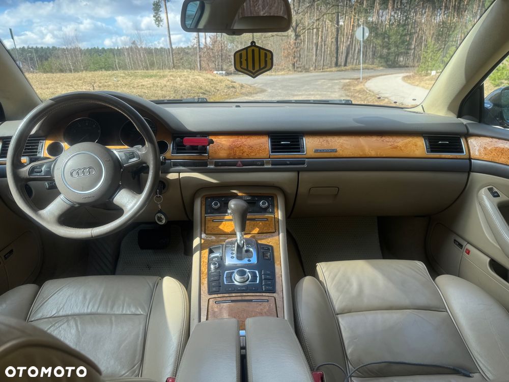 Audi A8 4.2 Quattro - 7