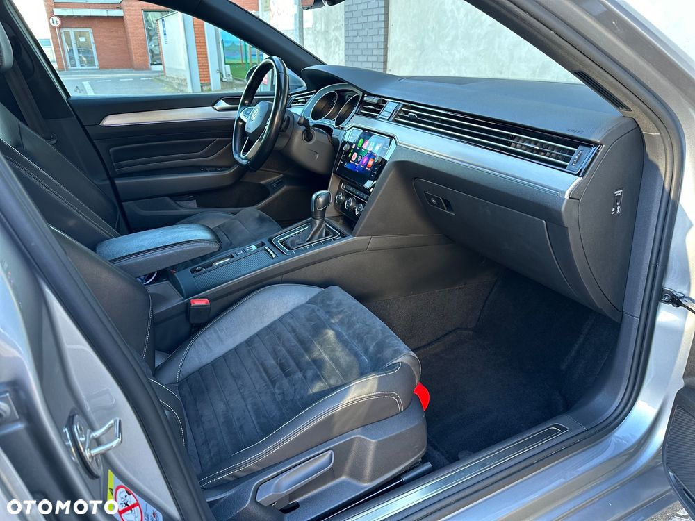 Volkswagen Passat Variant 2.0 TDI EVO Elegance DSG - 23