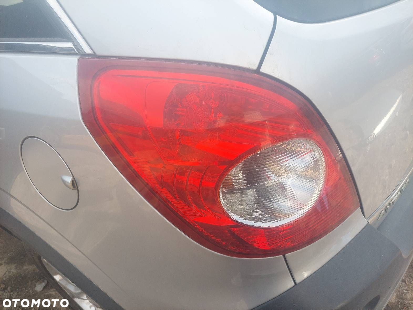 KOMPLETNY TYŁ KLAPA ZDERZAK LAMPA OPEL ANTARA I 92U - 2