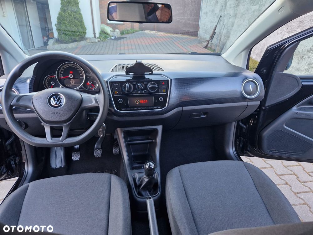 Volkswagen up! United - 14