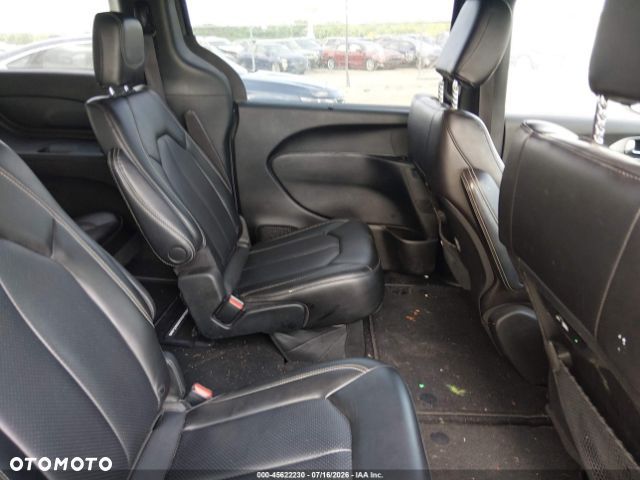 Chrysler Pacifica - 6