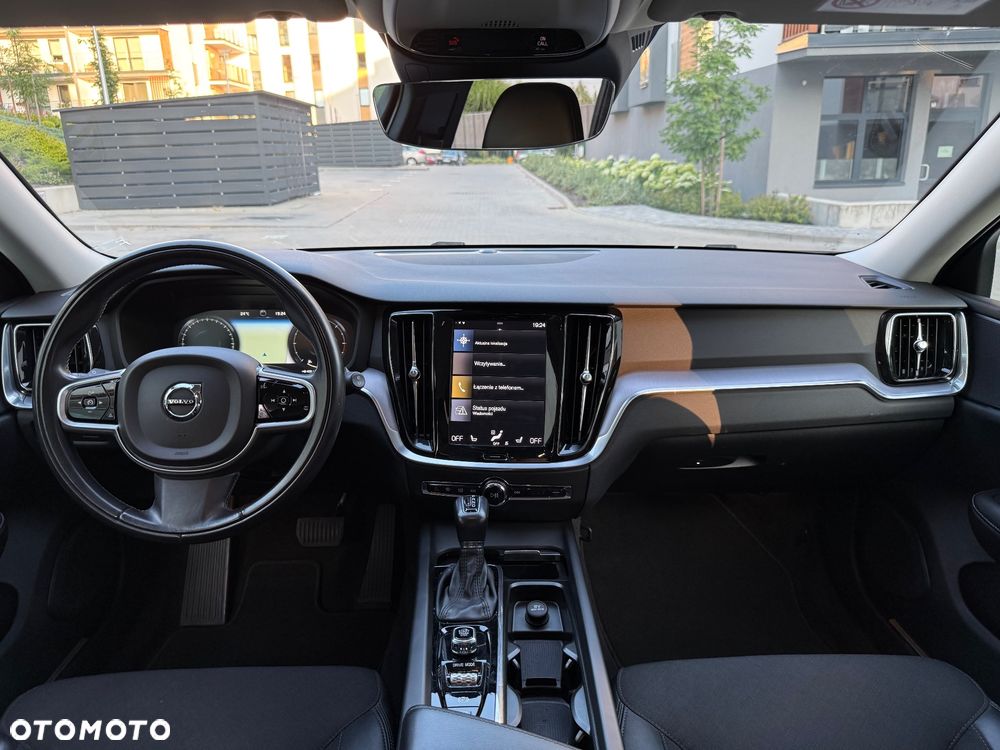 Volvo V60 D4 Momentum Pro - 22