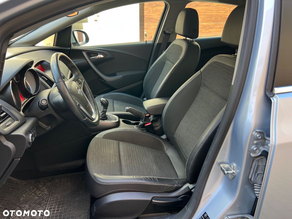 Opel Astra 1.4 T Business S&S - 11