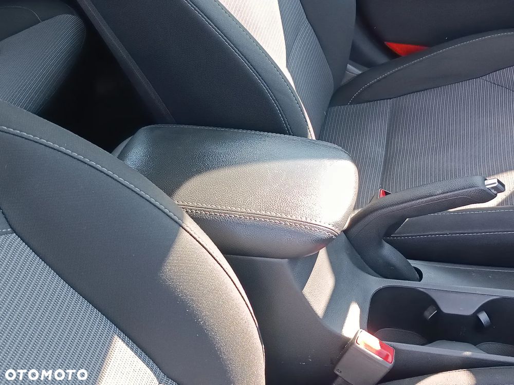 Hyundai i30 1.5 DPI Classic + - 16