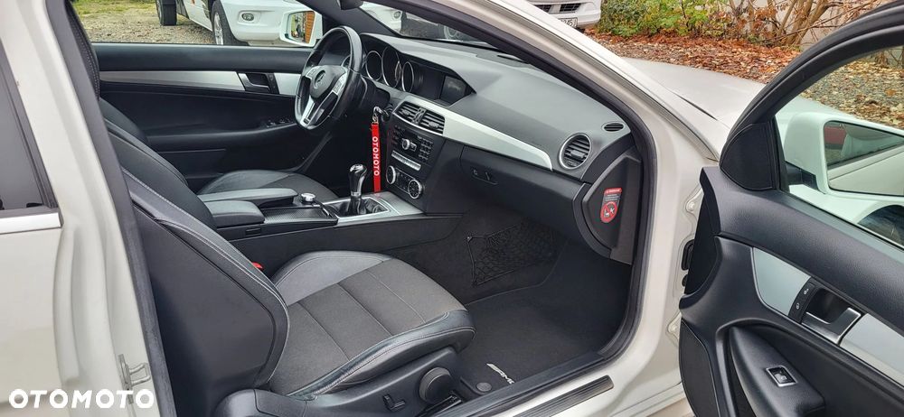 Mercedes-Benz Klasa C 180 (BlueEFFICIENCY) - 16