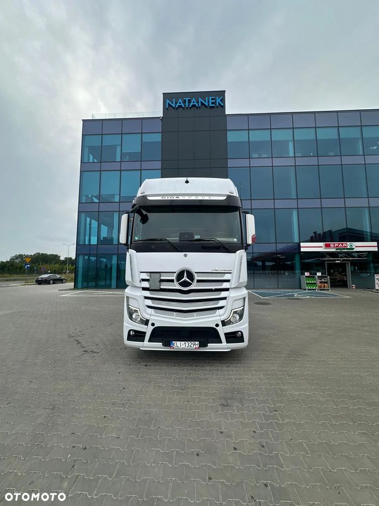 Mercedes-Benz 2548 - 4