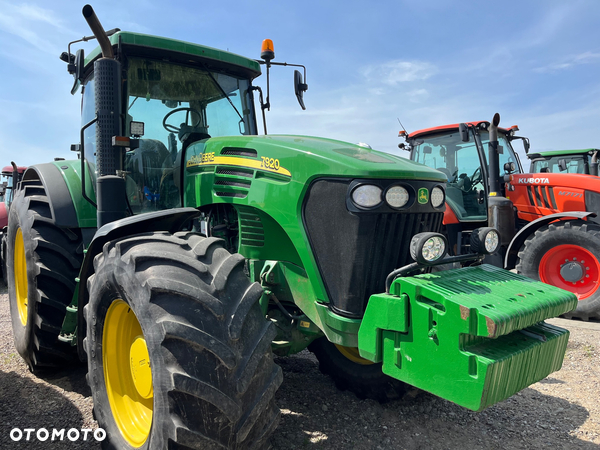 John Deere 7920