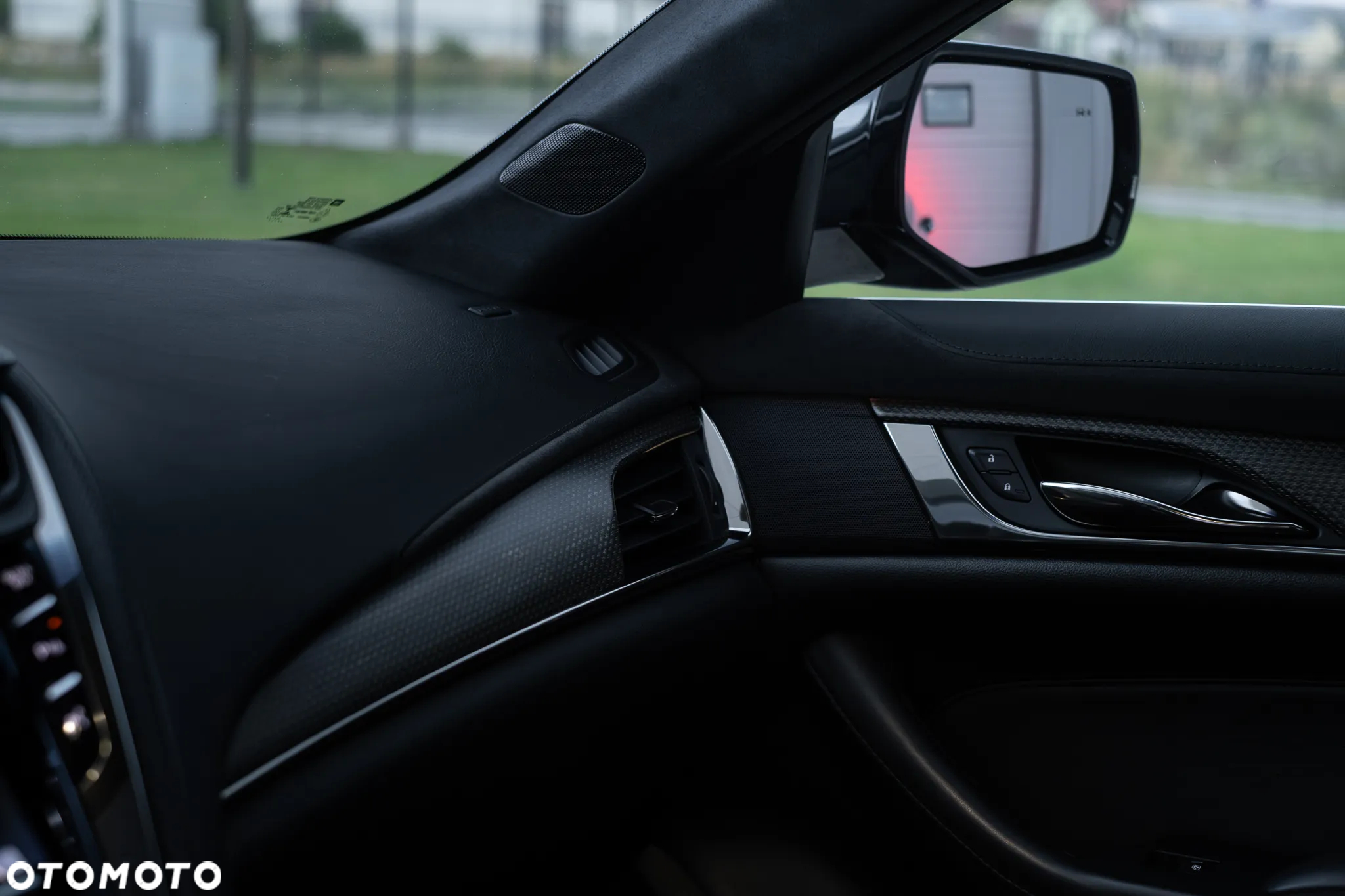 Cadillac CTS - 32