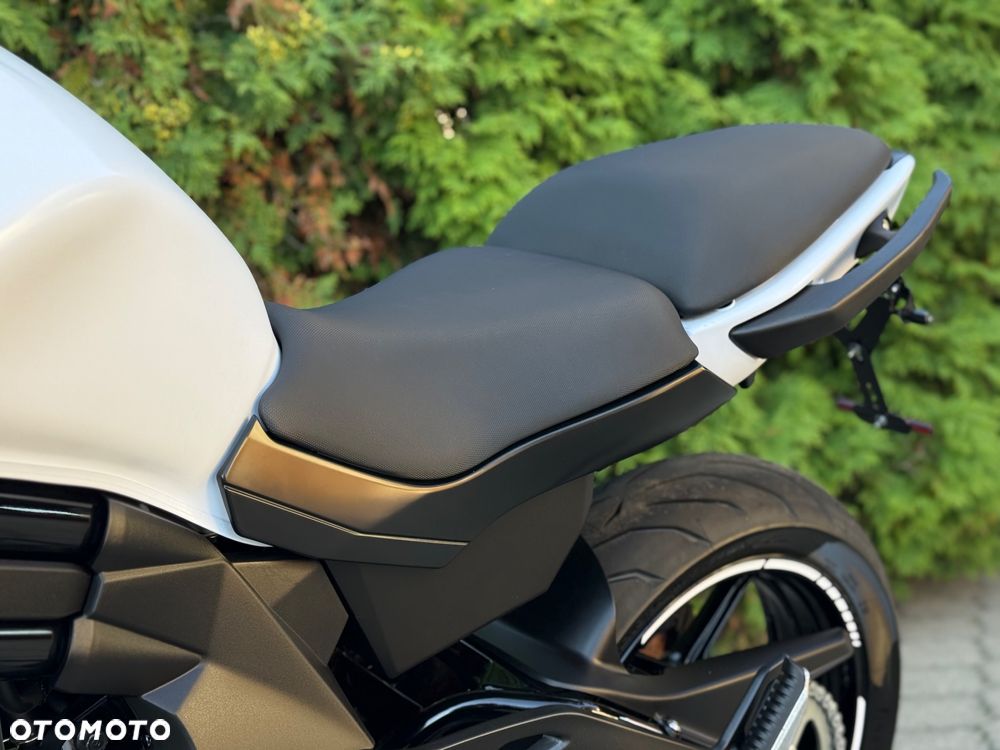 Kawasaki ER - 39