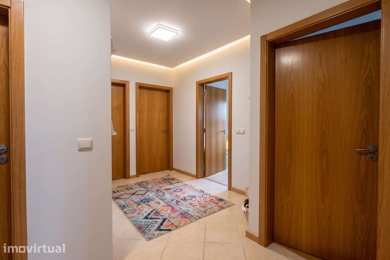 Apartamento T3 com Suíte, Elevador e Garagem em Oliveira do Bairro - Grande imagem: 3/14