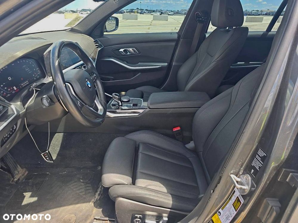 BMW Seria 3 330i xDrive Sport Line - 8