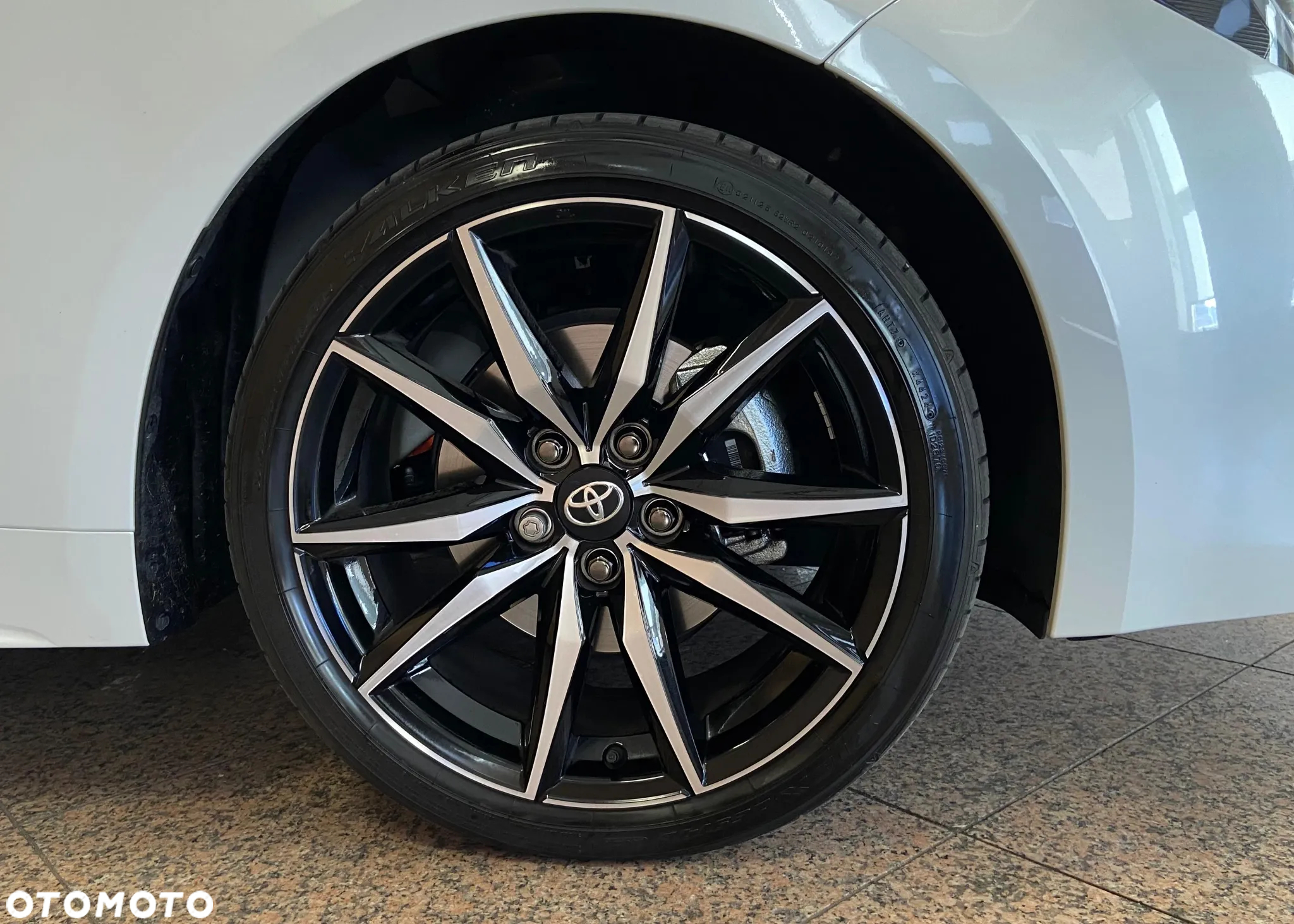 Toyota Corolla 2.0 Hybrid GR Sport Dynamic - 31