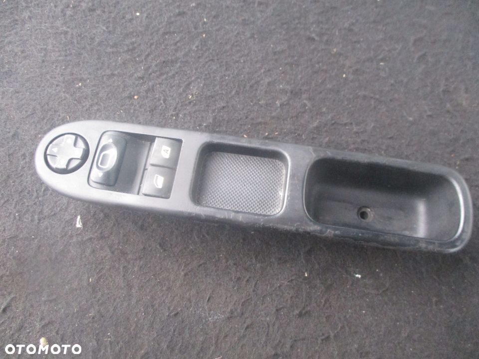 Panel szyb przełącznik Peugeot 207 - 1